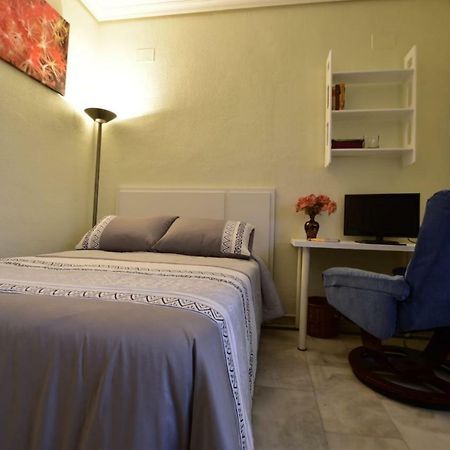 Triana Los Principes Sevilla Bagian luar foto