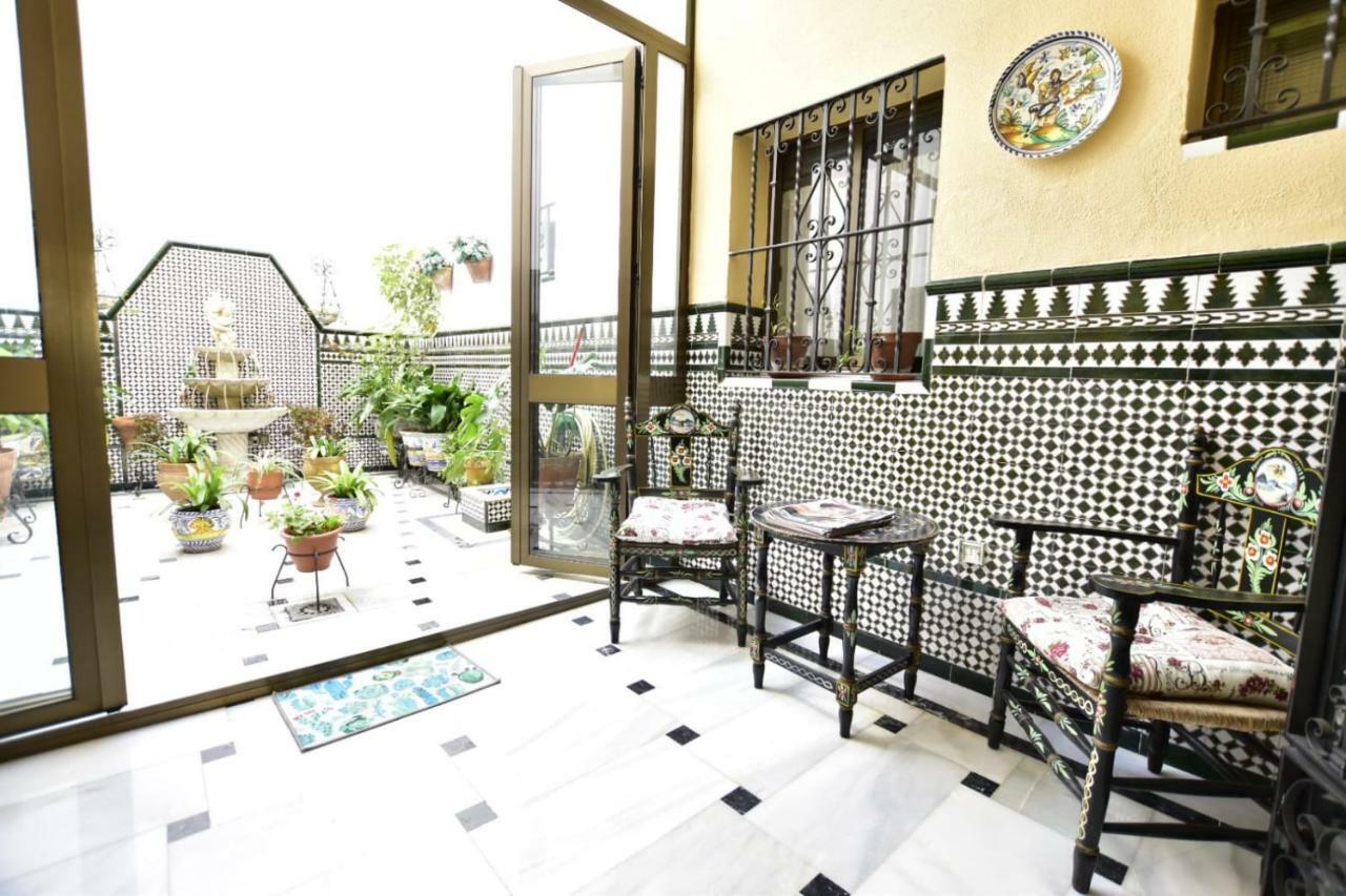 Triana Los Principes Sevilla Bagian luar foto